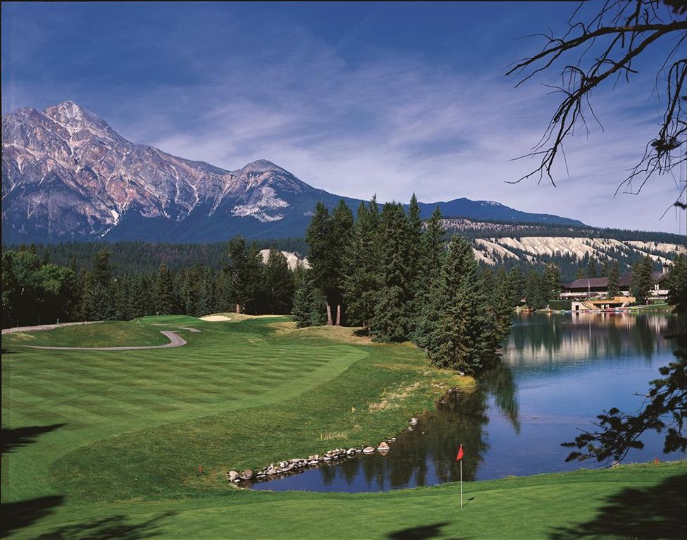 Full Circle Golf - Virtual Golf at Jasper Park Lodge